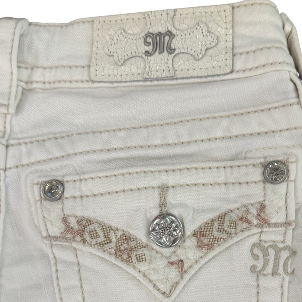 NWOT Miss Me Women's Ivory White Fringe Jean Shorts Size 26 - Picture 4 of 8